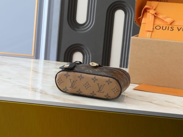 lv vanity bag 19x13x11cm