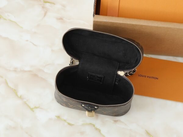 lv vanity bag 19x13x11cm