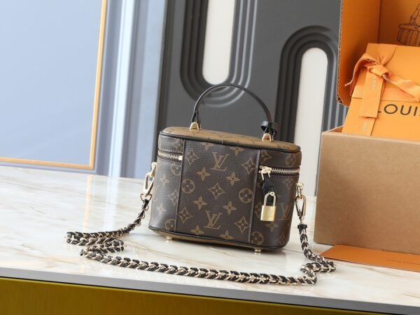 lv vanity bag 19x13x11cm