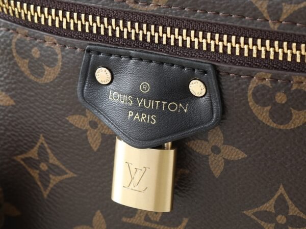 lv vanity bag 19x13x11cm