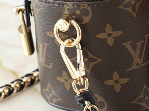 lv vanity bag 19x13x11cm