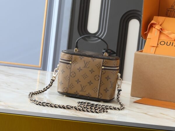 lv vanity bag 19x13x11cm
