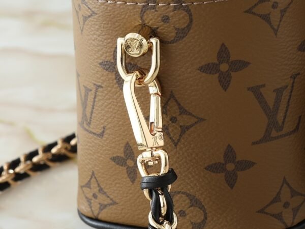 lv vanity bag 19x13x11cm