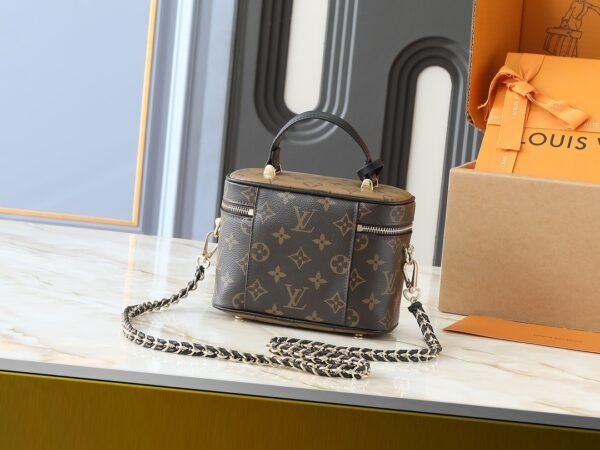 lv vanity bag 19x13x11cm