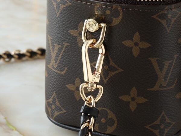 lv vanity bag 19x13x11cm
