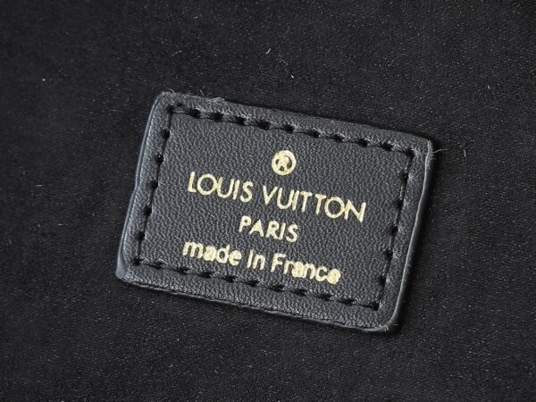 lv vanity bag 19x13x11cm