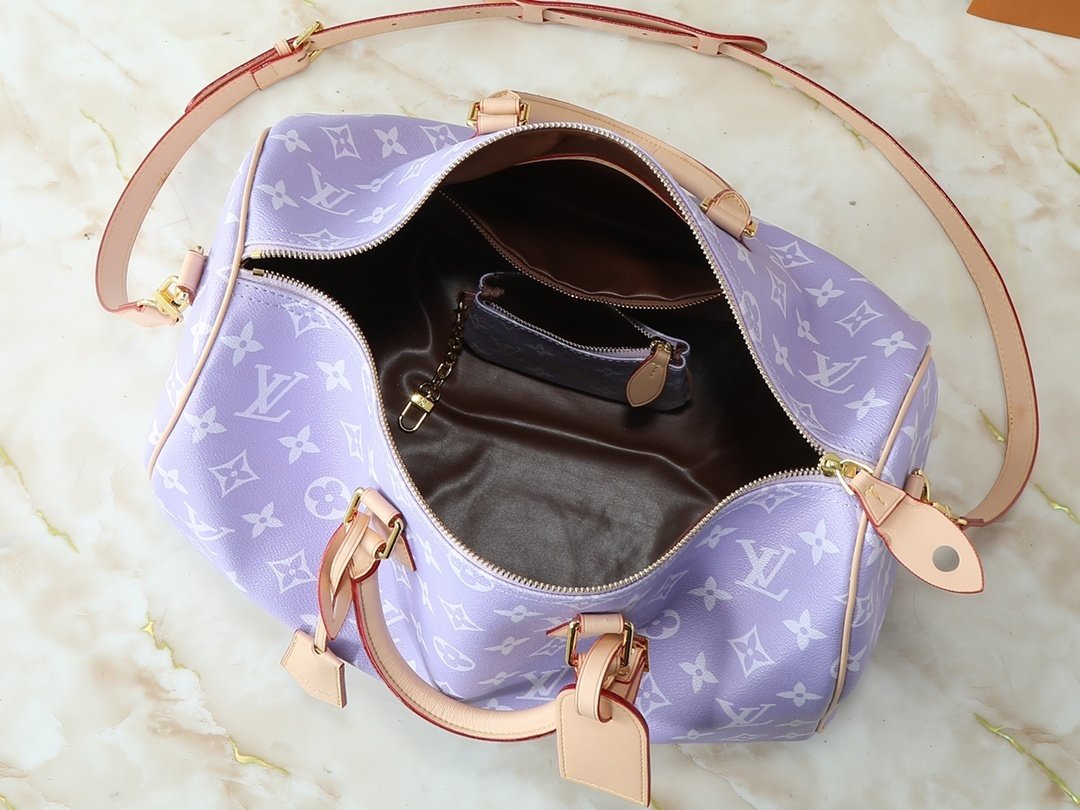lv speedy p9 bandoulière 40 monogram leather handbag lv speedy p9 bandoulière 40 monogram leather handbag