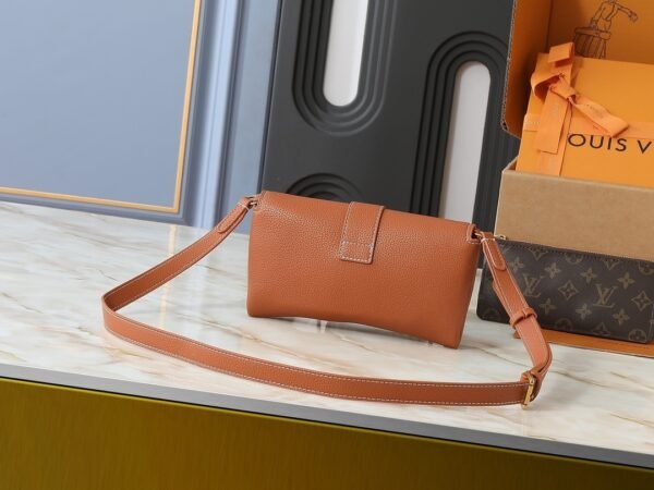 lv wallet on chain bag upgraded version