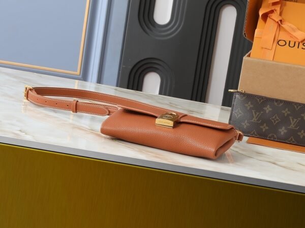 lv wallet on chain bag upgraded version