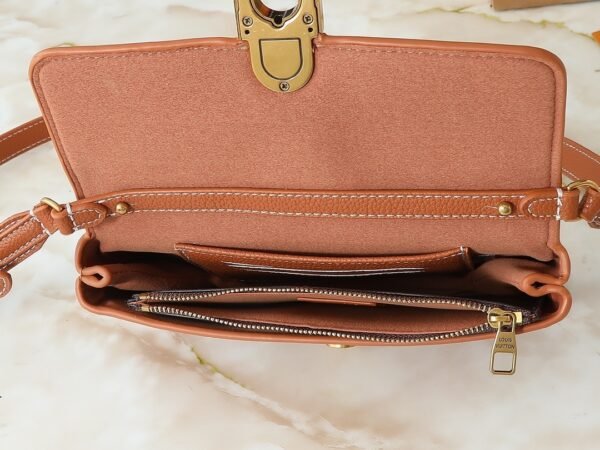 lv wallet on chain bag upgraded version 22.0 x 13.0 x 3.5 cm