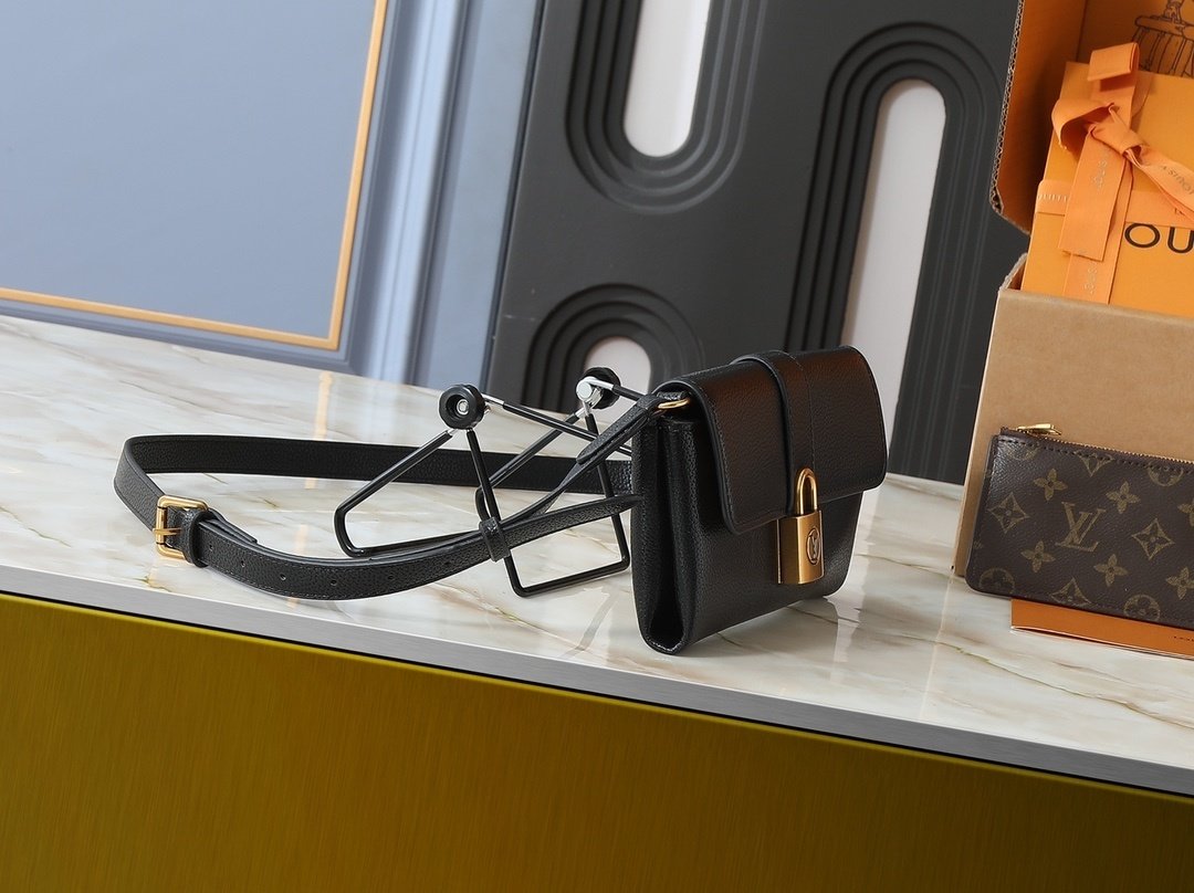 lv wallet on chain bag upgraded version 22.0 x 13.0 x 3.5 cm lv wallet on chain bag upgraded version 22.0 x 13.0 x 3.5 cm