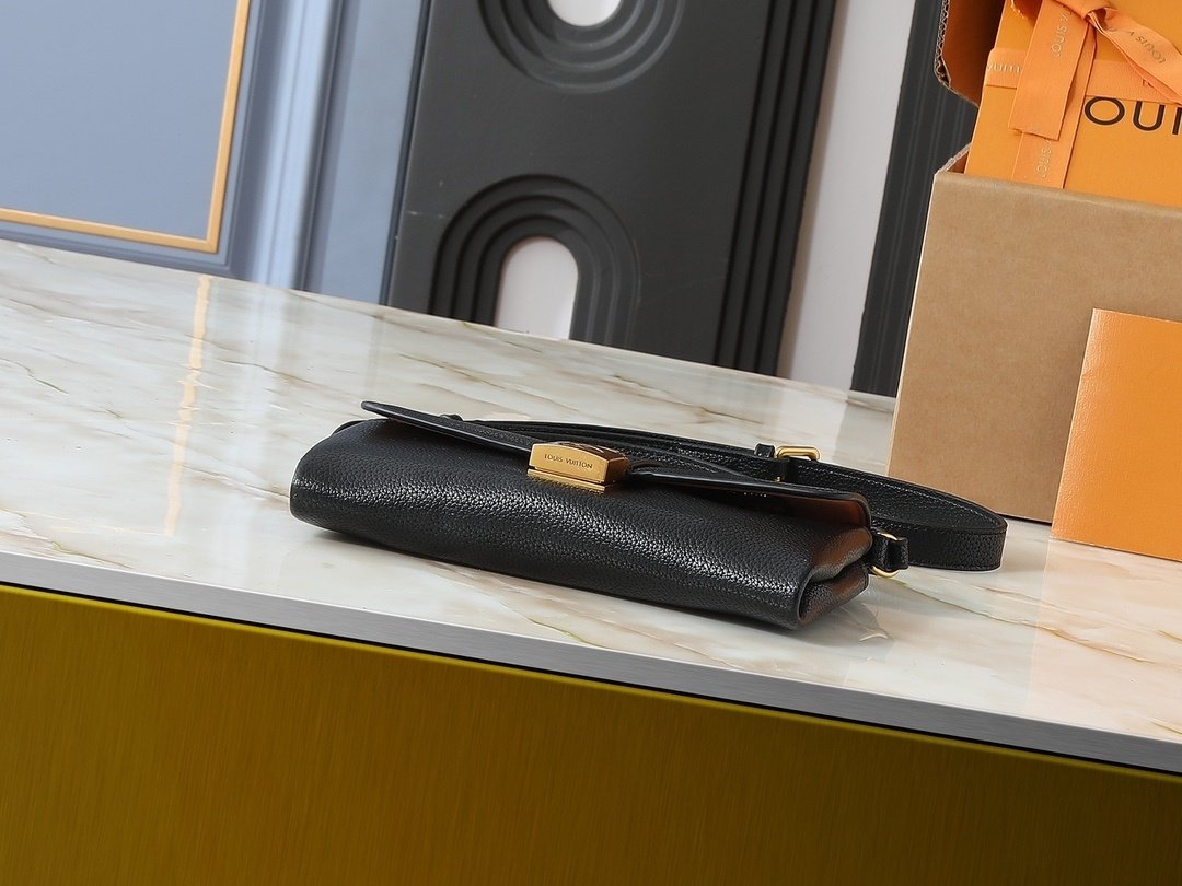 lv wallet on chain bag upgraded version 22.0 x 13.0 x 3.5 cm lv wallet on chain bag upgraded version 22.0 x 13.0 x 3.5 cm