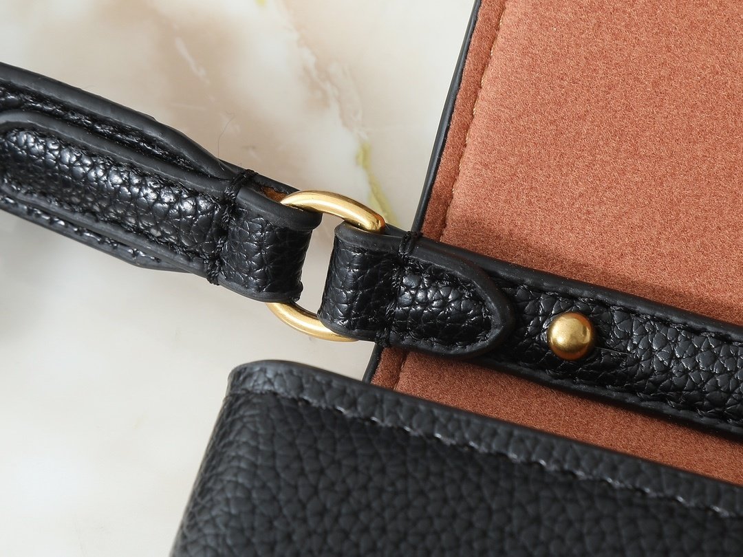 lv wallet on chain bag upgraded version 22.0 x 13.0 x 3.5 cm lv wallet on chain bag upgraded version 22.0 x 13.0 x 3.5 cm