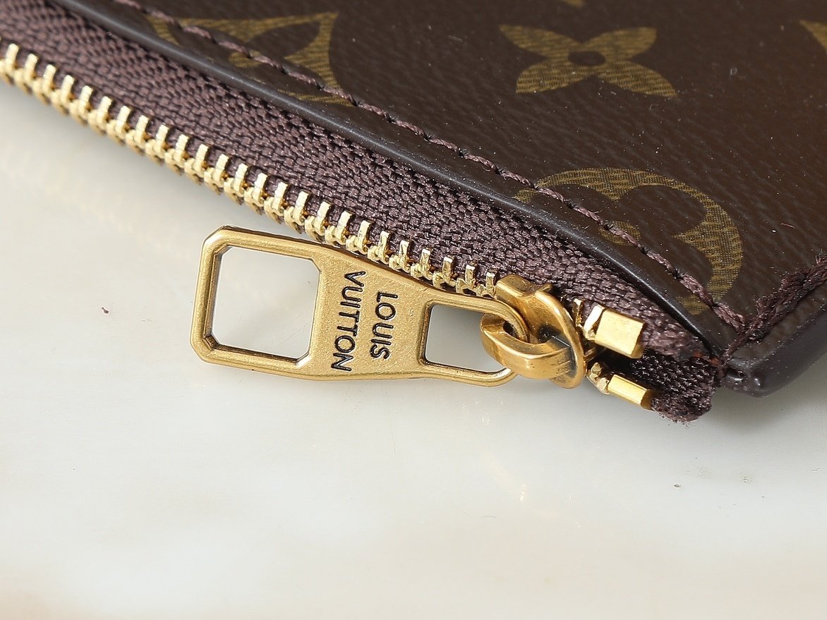 lv wallet on chain bag upgraded version 22.0 x 13.0 x 3.5 cm lv wallet on chain bag upgraded version 22.0 x 13.0 x 3.5 cm