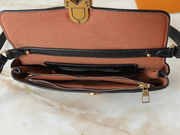 lv wallet on chain bag upgraded version 22.0 x 13.0 x 3.5 cm