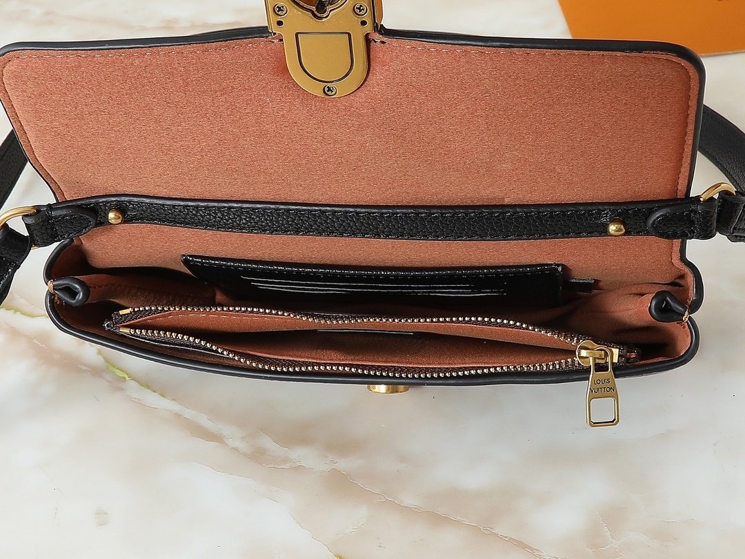 lv wallet on chain bag upgraded version 22.0 x 13.0 x 3.5 cm lv wallet on chain bag upgraded version 22.0 x 13.0 x 3.5 cm
