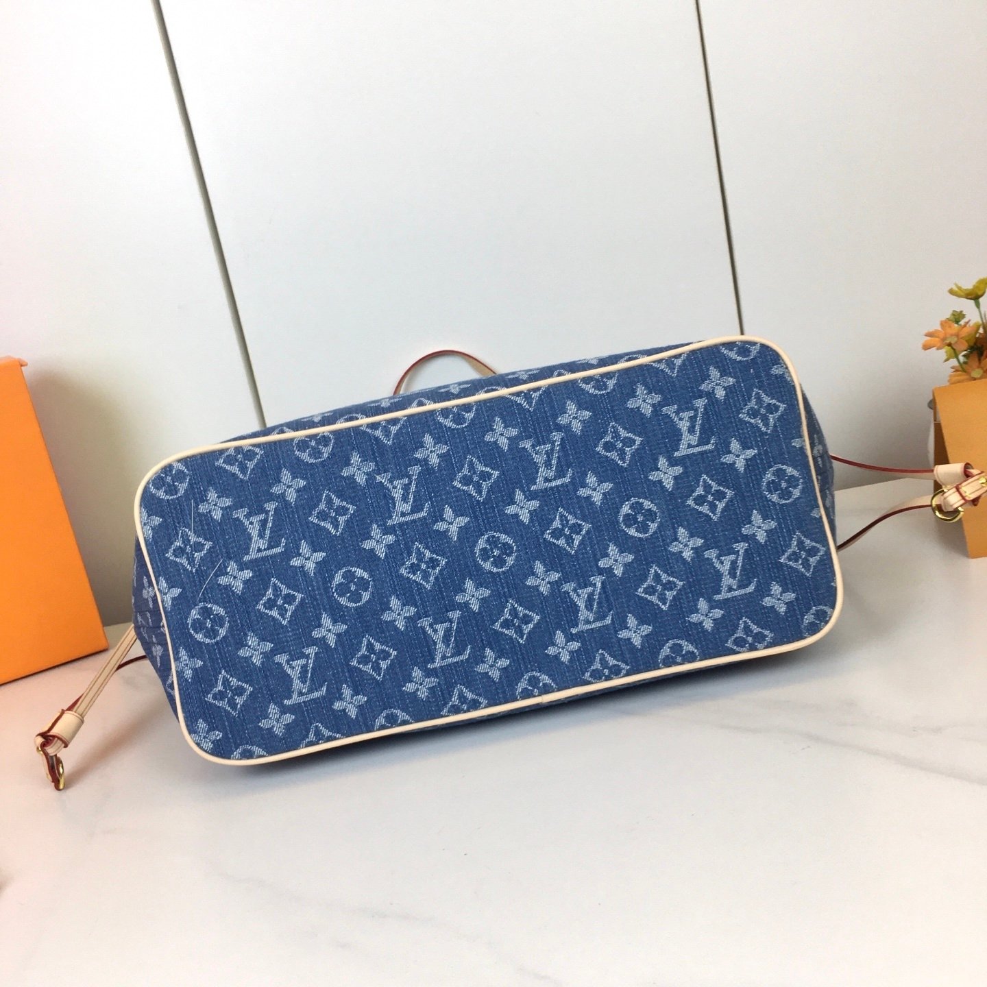 lv neverfull medium denim handbag 31.0 x 28.0 x 14.0 cm lv neverfull medium denim handbag 31.0 x 28.0 x 14.0 cm