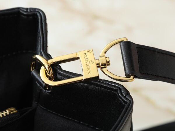 lv avenue mm handbag