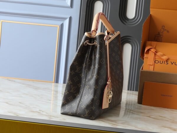 lv artsy 53.0 x 30.0 x 15.5 cm