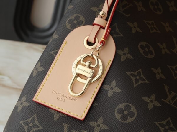 lv artsy 53.0 x 30.0 x 15.5 cm