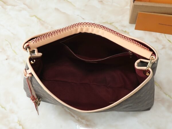 lv artsy 53.0 x 30.0 x 15.5 cm
