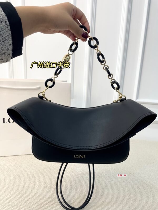 exile pearl necklace
