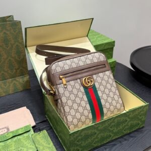 gucci men's messenger bag / crossbody bag