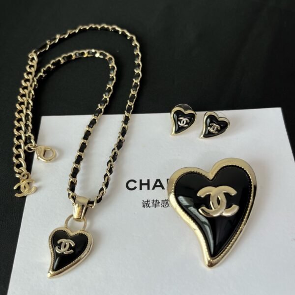 new chanel style set