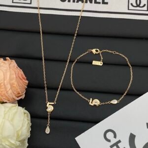 chanel set necklace bracelet earring brooch (复制)