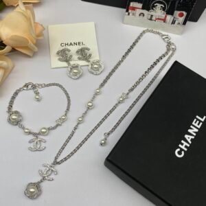 chanel set necklace bracelet earring (复制)