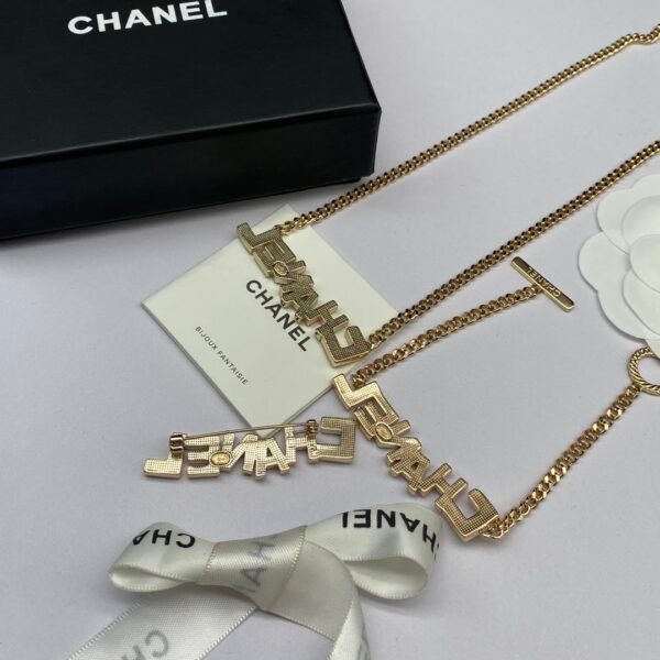 chanel set necklace bracelet brooch