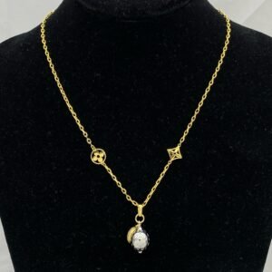 lv necklace (复制)