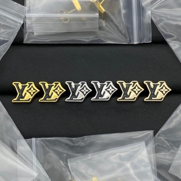 lv earring (复制)