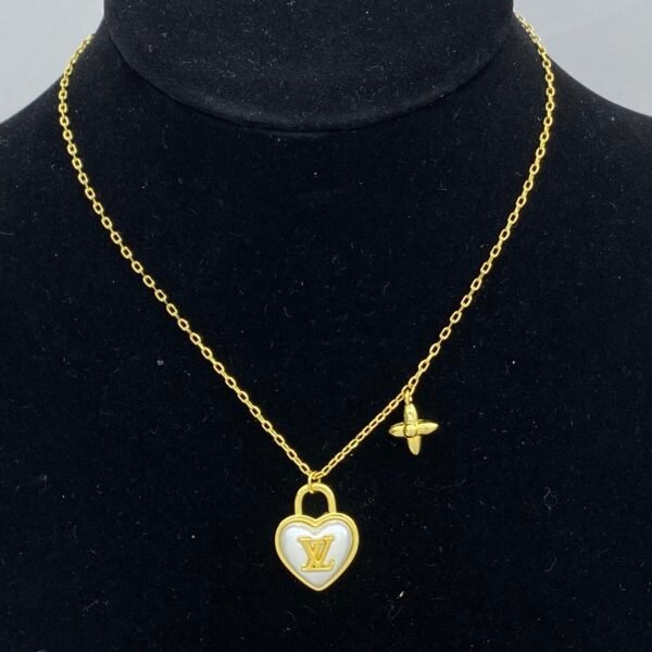 lv earring (复制)