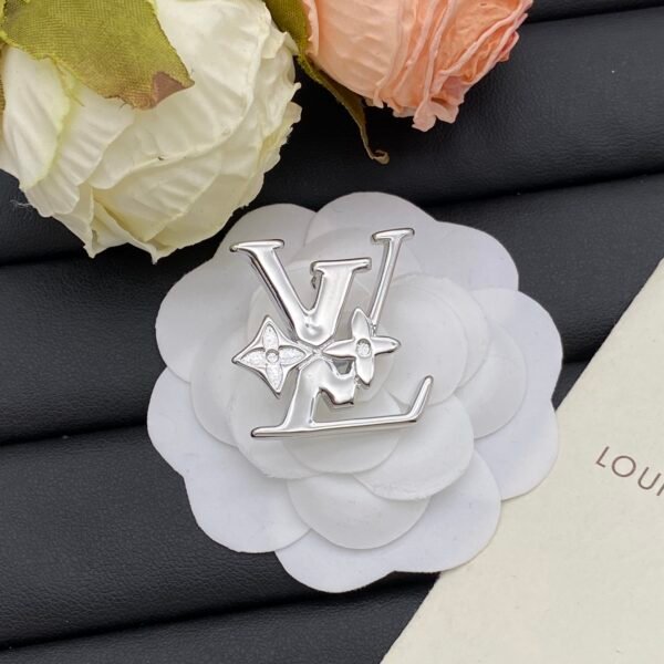 lv earring (复制)