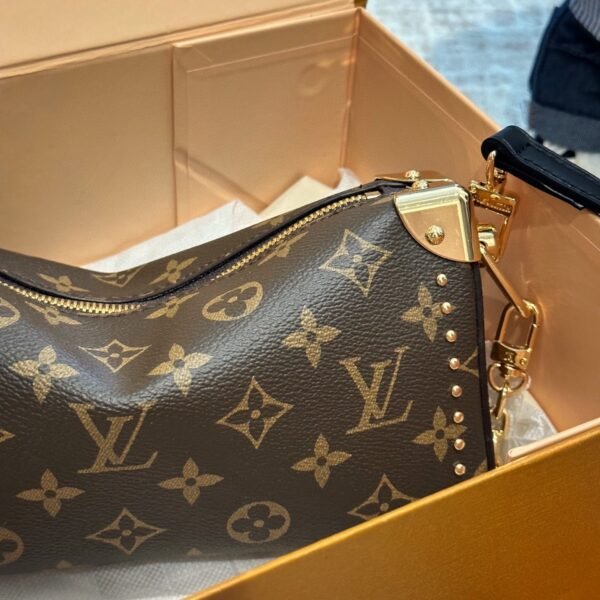 lv 2025 early spring runway style horizontal mini trunk