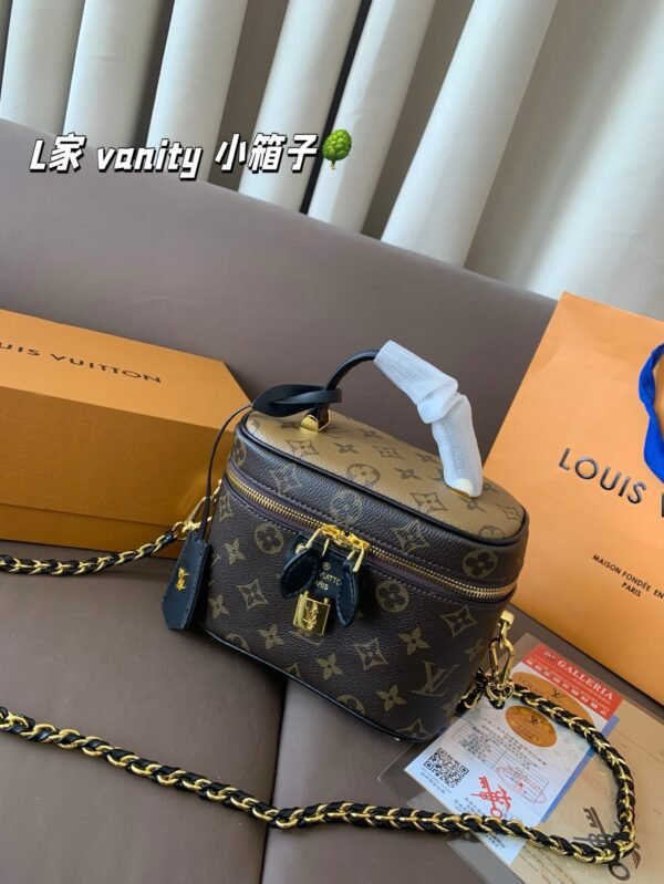 lv vanity mini trunk