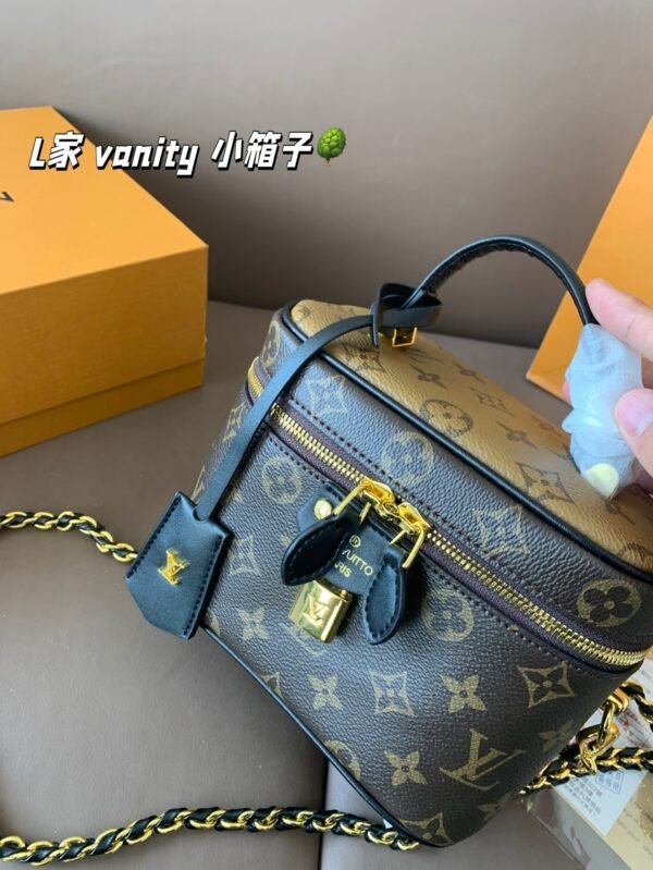 lv vanity mini trunk