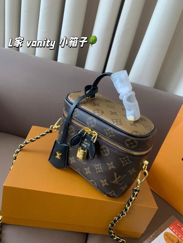 lv vanity mini trunk