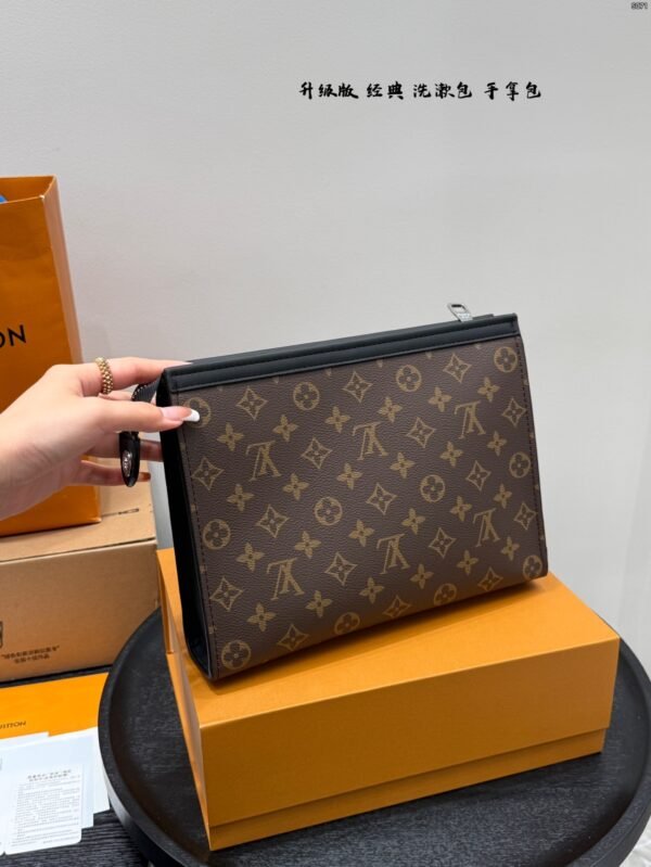 lv classic toiletry bag / men's clutch bag (new arrival)