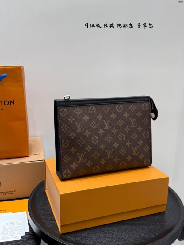 lv classic toiletry bag / men's clutch bag (new arrival)