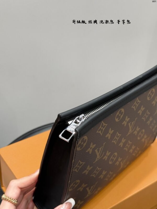 lv classic toiletry bag / men's clutch bag (new arrival)