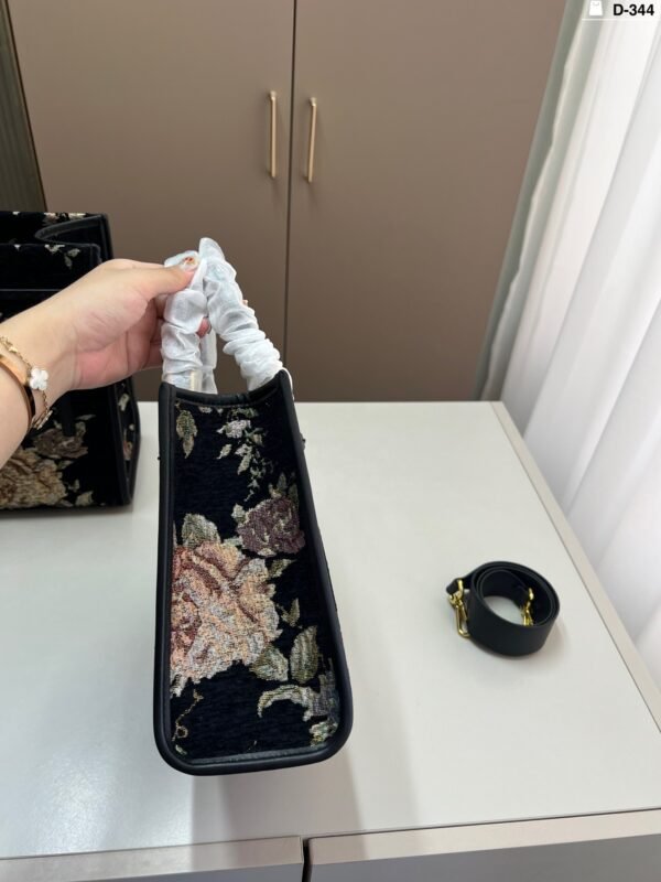 fendi floral embroidery tote bag