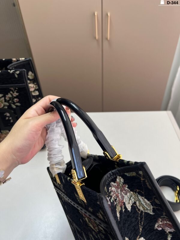 fendi floral embroidery tote bag