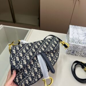 prada soft lux waxed leather hobo bag with long handles (复制)