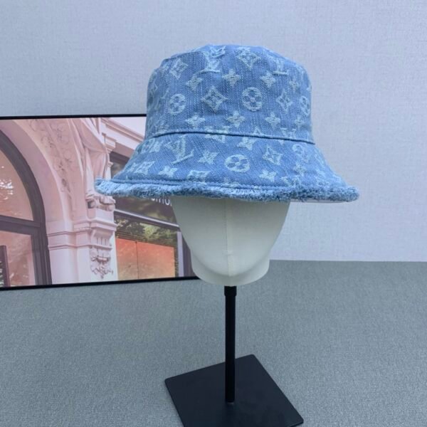 lv hat (复制)