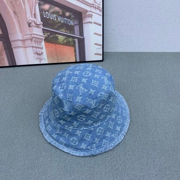 lv hat