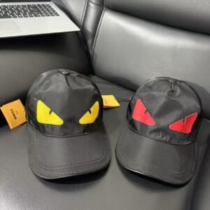 dior hat (复制)
