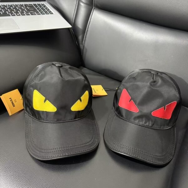 dior hat (复制)