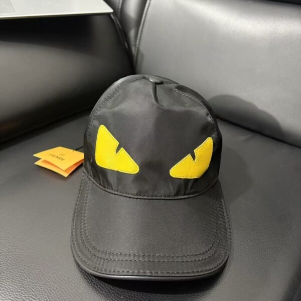 dior hat (复制)